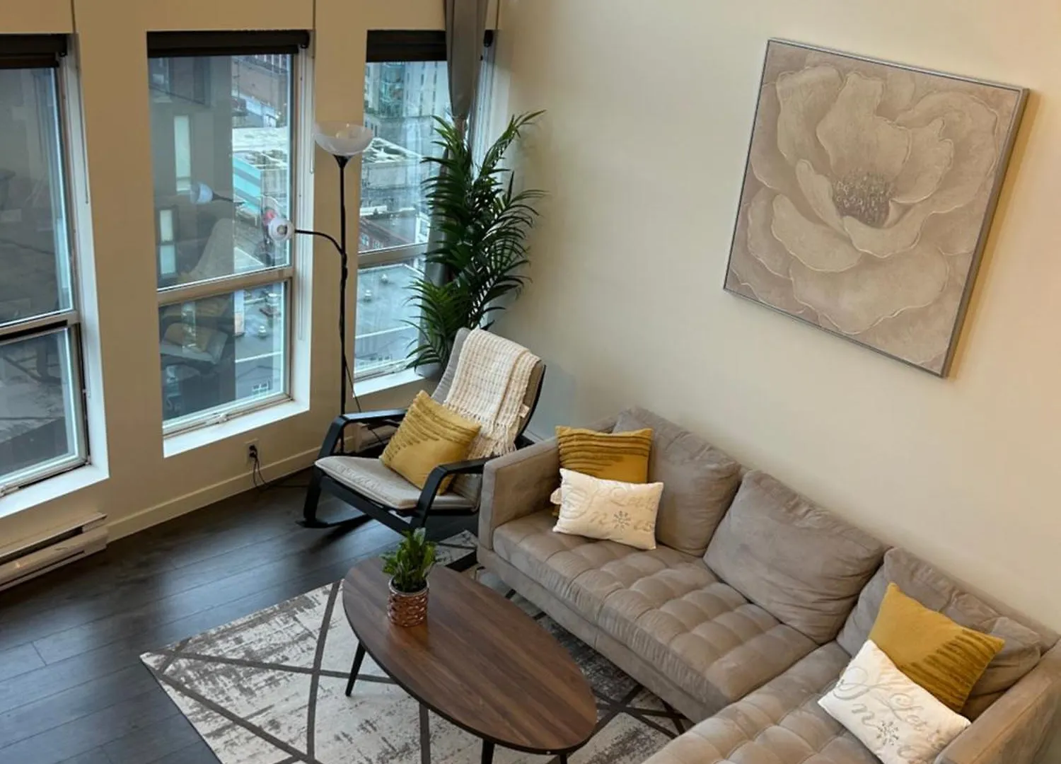 Modern Top-Floor 1-Bedroom Loft With Free Parking Vancouver